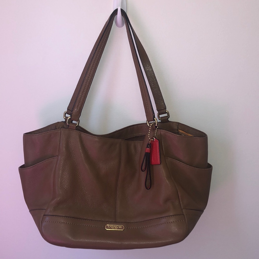 Coach Carrie Handbag - Caramel Tan Leather - Good Used Condition